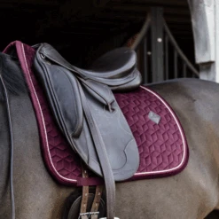 Kentucky Velvet Dressage Saddle Pad Bordeaux 7 Kentucky Velvet Dressage Saddle Pad Bordeaux -Equestrian Supplies 485a5190 a929523bbdd099ba1a676b6771a9e673 article photobook m