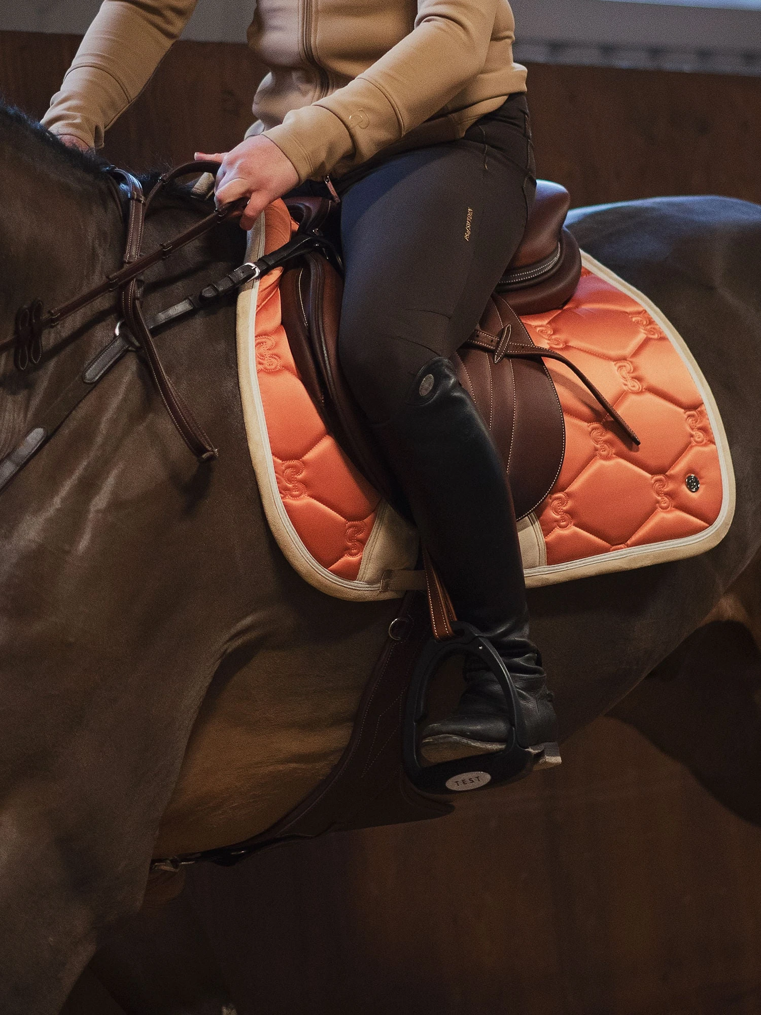 PS Of Sweden Essential Jump Saddle Pad Ginger 4 PS Of Sweden Essential Jump Saddle Pad Ginger - Image 2